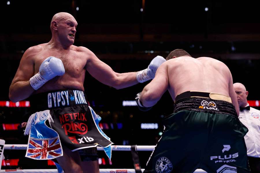 Tyson Fury a été très supérieur Tyson Fury a été très supérieur
