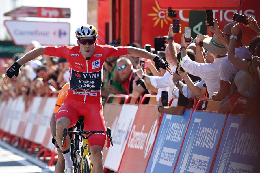 Wout van Aert bleibt im Roten Trikot