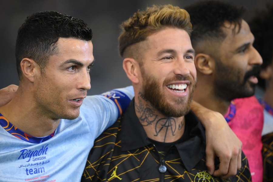 Cristiano, abrazado a Sergio Ramos