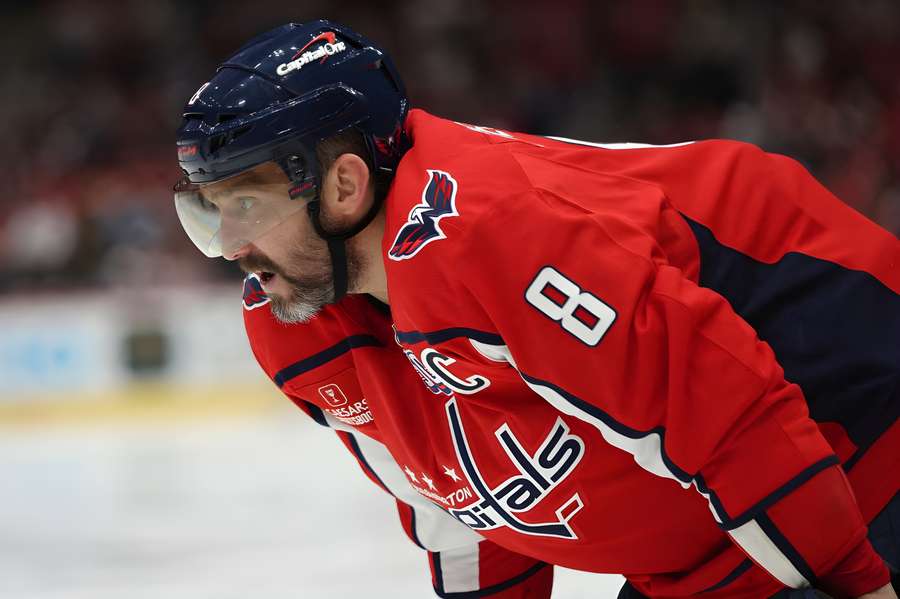 Alexander Ovechkin eyeing his return to play after breaking his leg two weeks ago