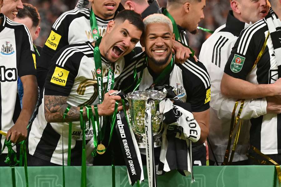 Bruno Guimarães e Joelinton conquistaram primeiro título pelo Newcastle