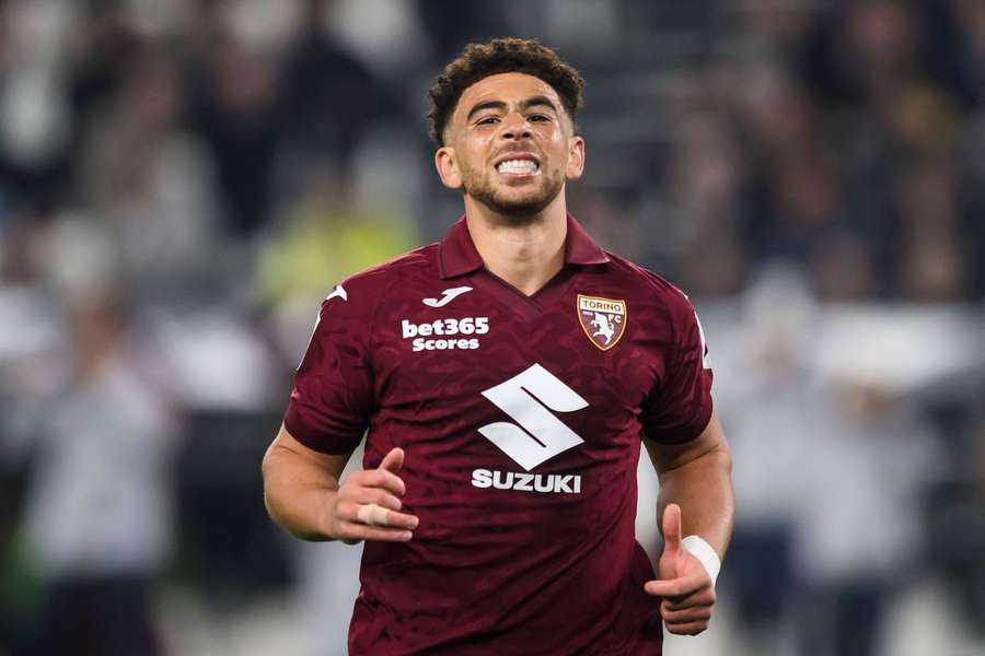 Wolves, Fulham keen as Torino striker Adams changes agents