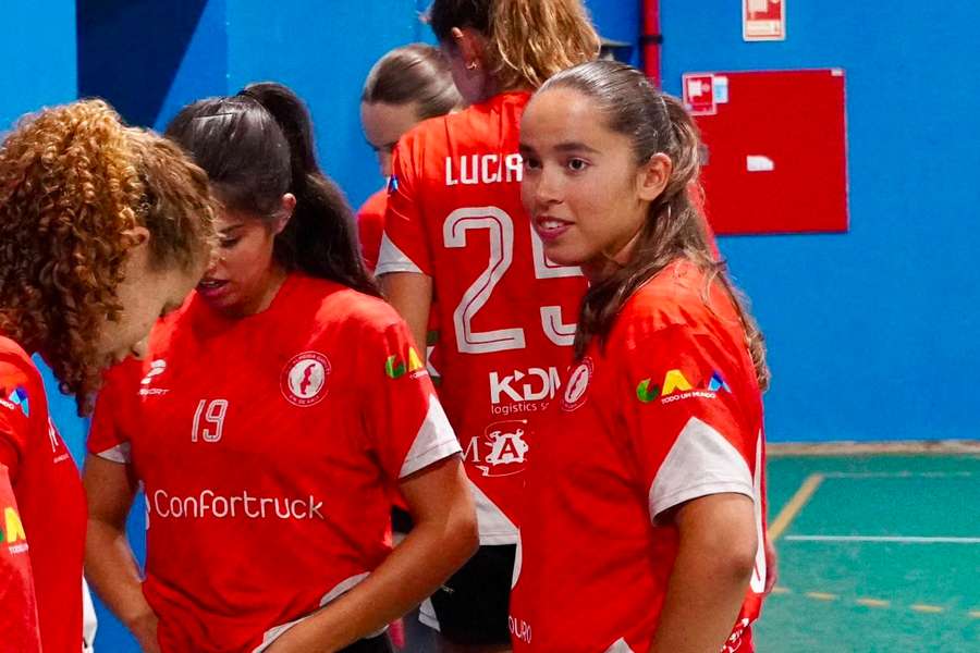 Várias jovens da formação são aposta na equipa sénior Várias jovens da formação são aposta na equipa sénior