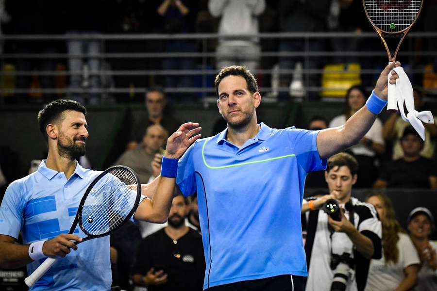 Na rozlúčke Juanovi Martínovi del Potrovi sekundoval Novak Djokovič, víťaz 24 grandslamov.