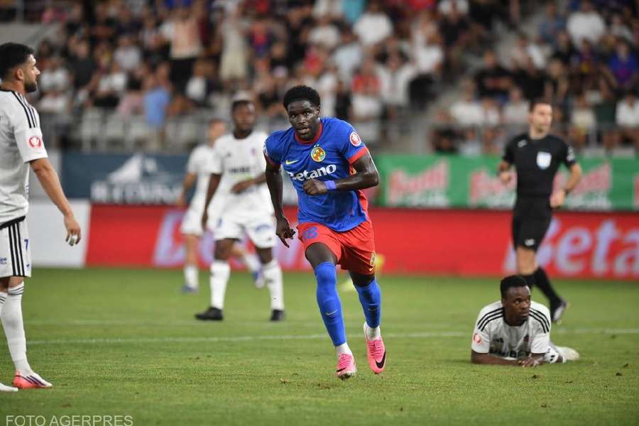 Superliga #5 | FCSB o învinge pe FC Botoșani pe Arcul de Triumf, într-un duel spectaculos cu 5 goluri. Formația roș-albastră ajunge pe primul loc