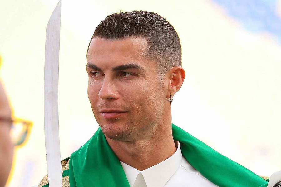 De onde vem a grana que paga o salário milionário de CR7?