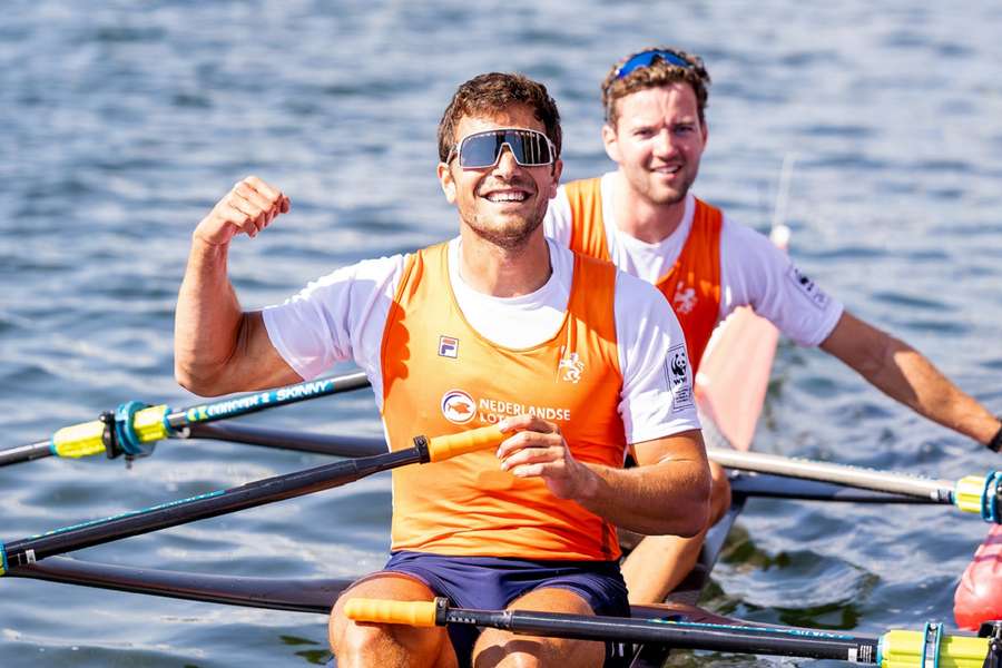 Melvin Twellaar en Stef Broenink vlak na de halve finale dubbele skiff