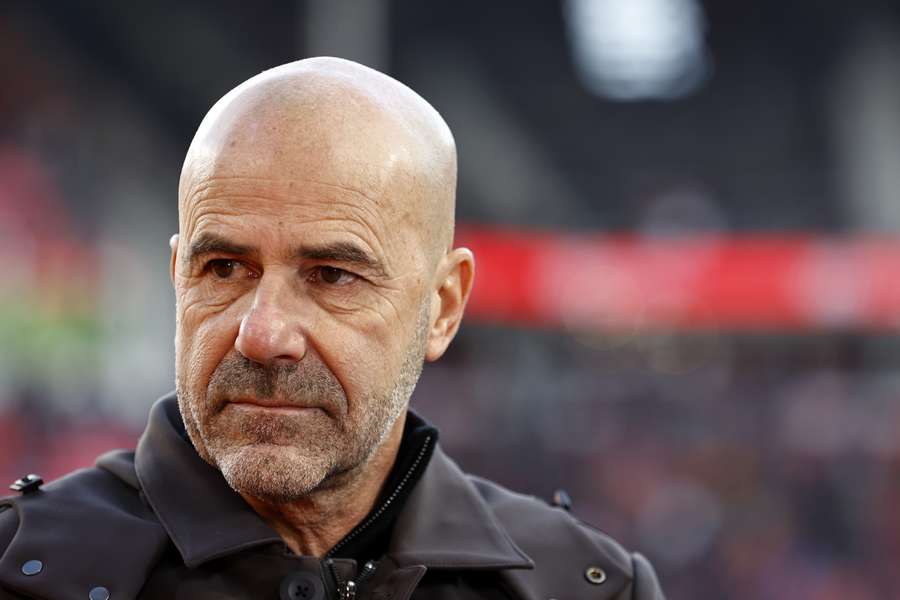 Peter Bosz vindt het niet terecht dat Jerdy Schouten na de interland tussen Nederland en Ierland met kritiek te maken kreeg