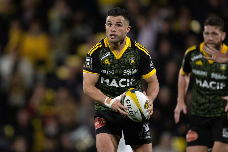 La Rochelle full back Brice Dulin runs with the ball during the Top14 match against Union Bordeaux-Begles last year
