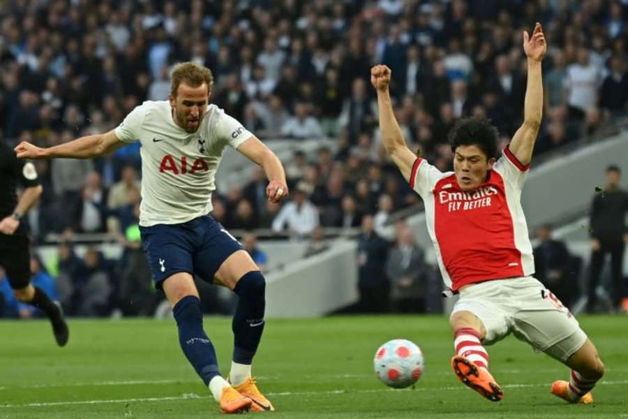 Arsenal and Spurs aim to prove title credentials in north London derby