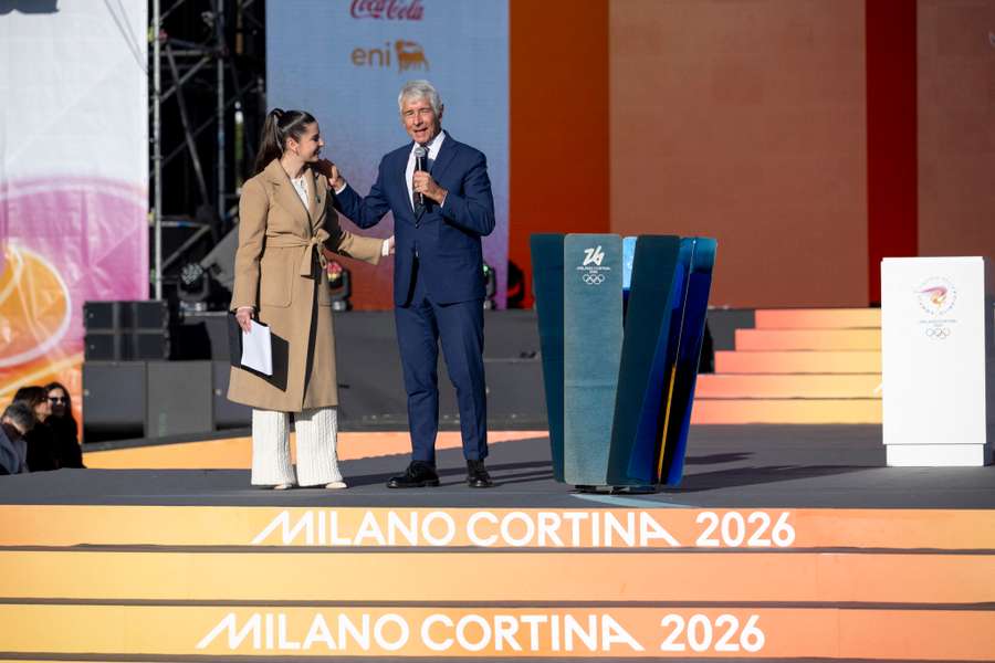 Andrea Abodi na cerimónia da tocha olímpica