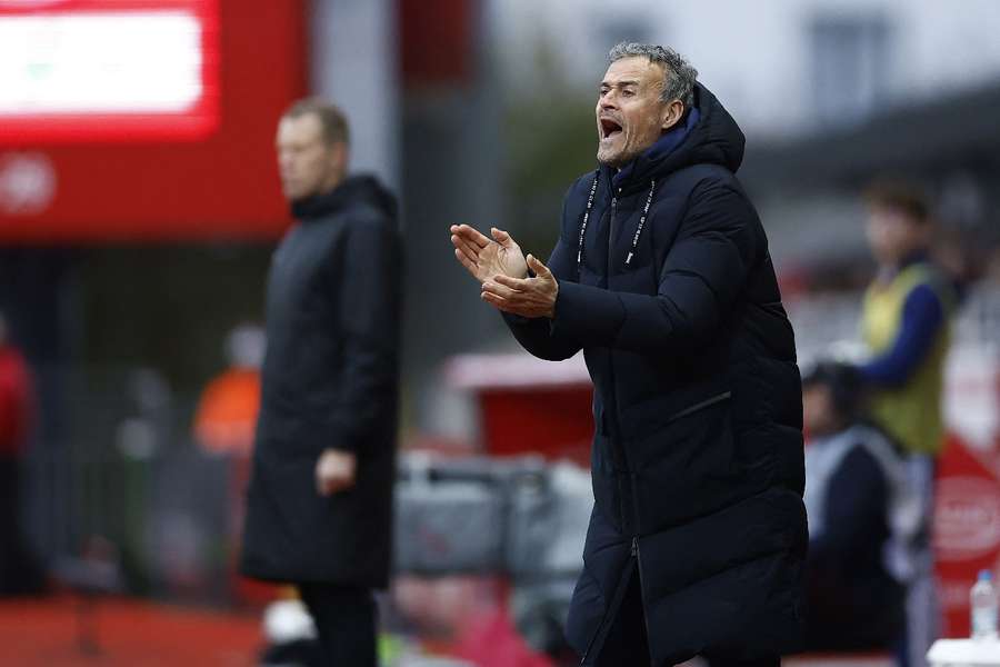 Enrique motivates side