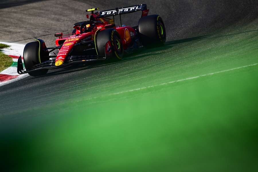 Carlos Sainz liderou em Monza Carlos Sainz liderou em Monza