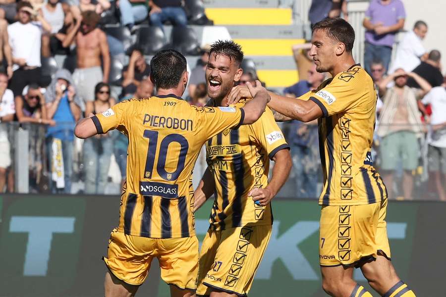 Esultanza all'1-3 della Juve Stabia