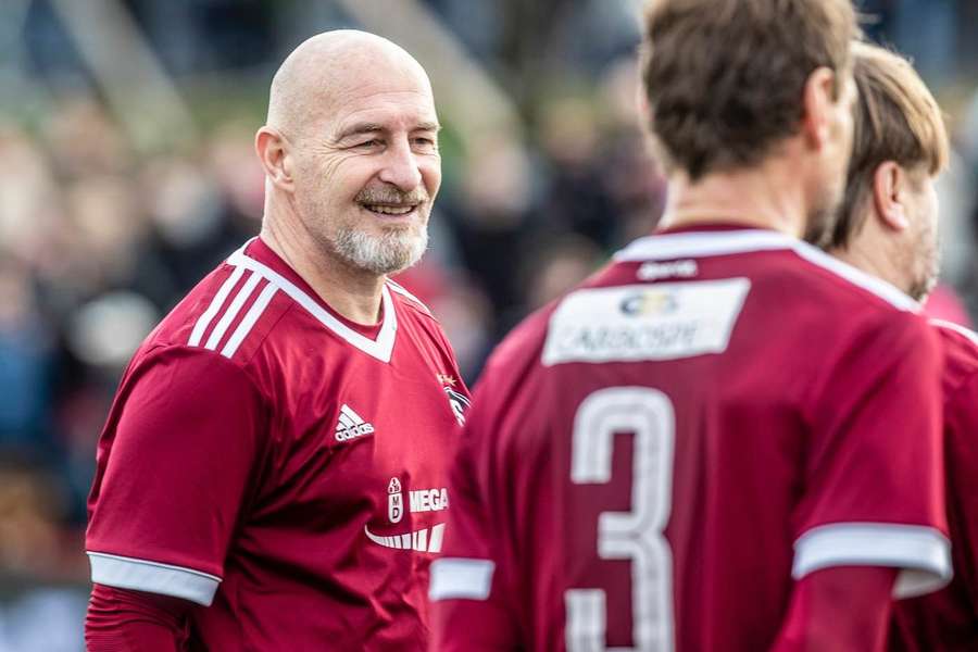 Petr Vrabec vyhlíží Silvestrovské derby. Petr Vrabec vyhlíží Silvestrovské derby.