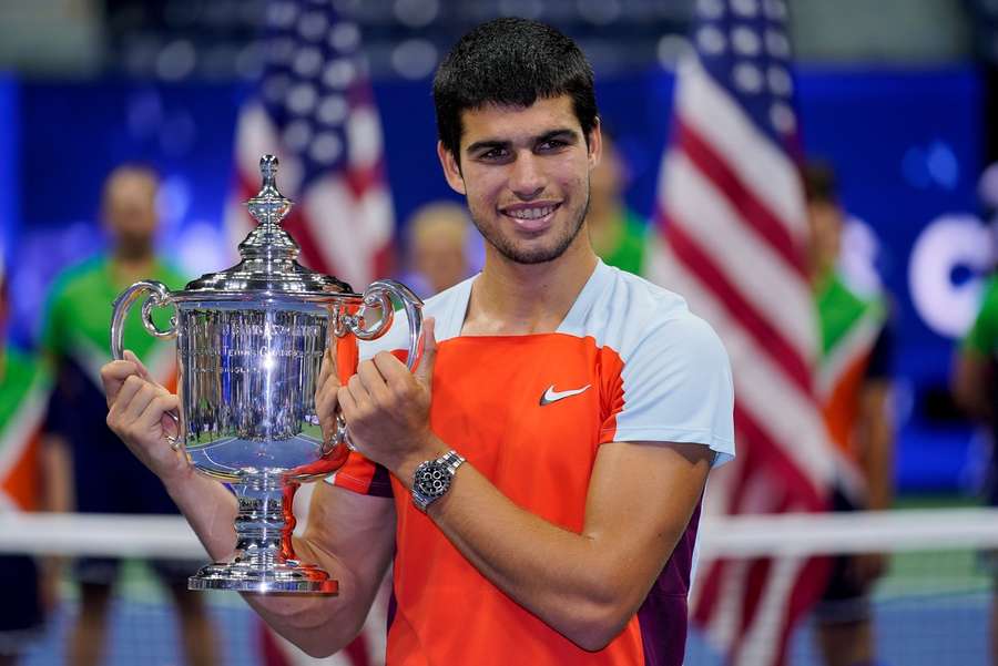 Carlos Alcaraz loni US Open ovládl a k největším favoritům patří i letos. 