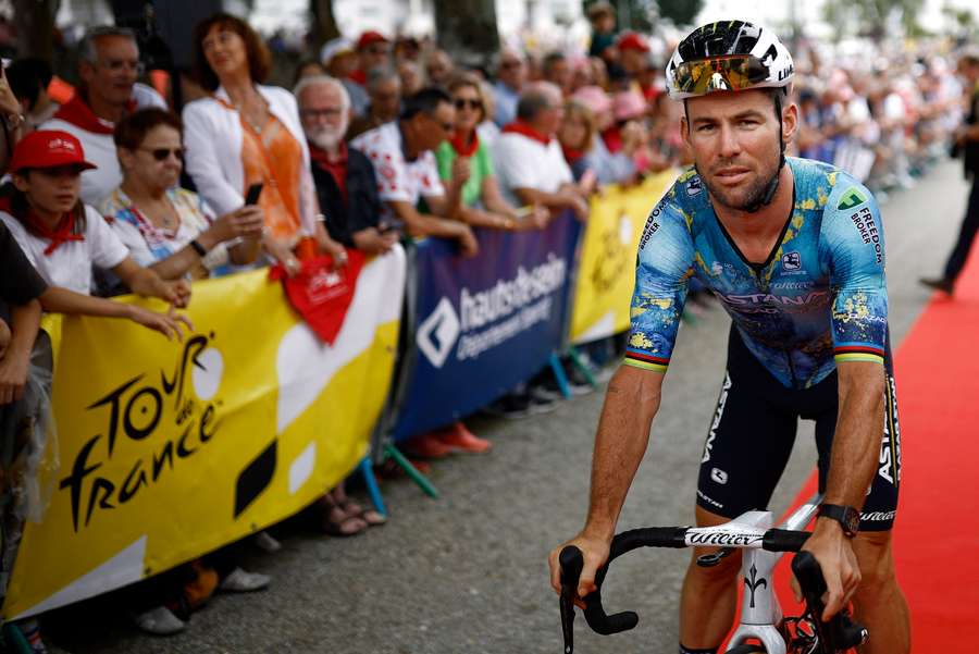 Cavendish broke his collarbone on the eighth stage
