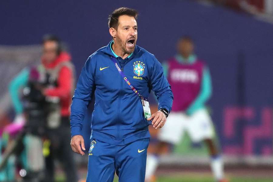 Ramon Menezes é o técnico da Seleção
