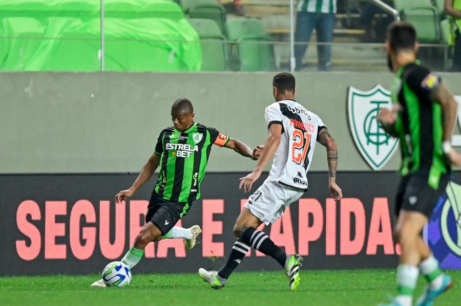 Juninho vê Vasco beneficiado na luta contra o Z4