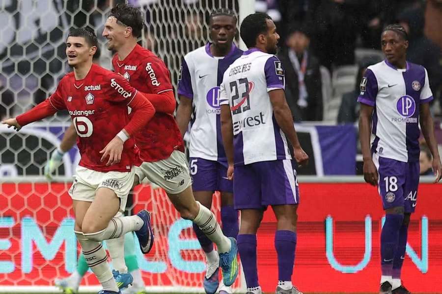 Lille goleou em Toulouse
