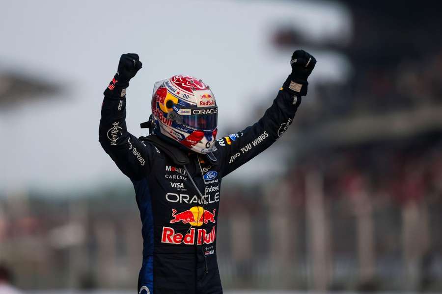 Verstappen sa tešil z triumfu. Verstappen sa tešil z triumfu.