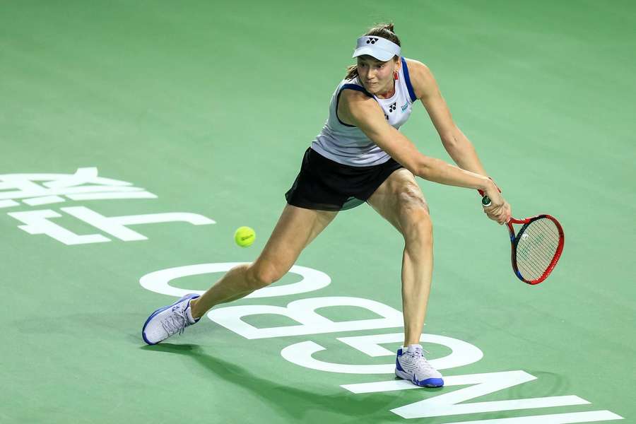 Rybakina in action against Kawa