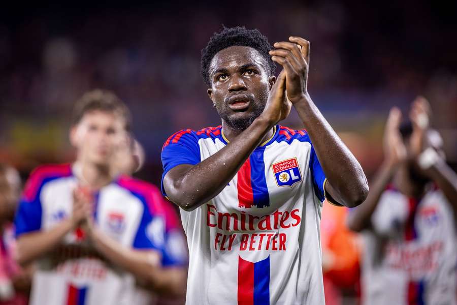 Ernest Nuamah se vrací do sestavy Lyonu.