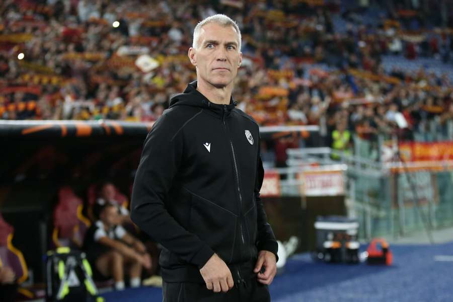 Martin Hyský se velice rychle stal hrdinou plzeňských fanoušků. Martin Hyský se velice rychle stal hrdinou plzeňských fanoušků.