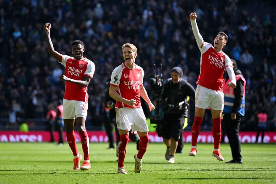 O Arsenal tenta seu 1º título em duas décadas