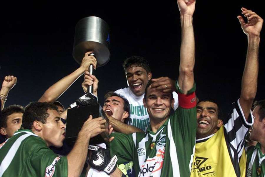 Juventude fez a festa de pouco mais de 1.000 dos seus torcedores que compareceram ao Maracanã Juventude fez a festa de pouco mais de 1.000 dos seus torcedores que compareceram ao Maracanã