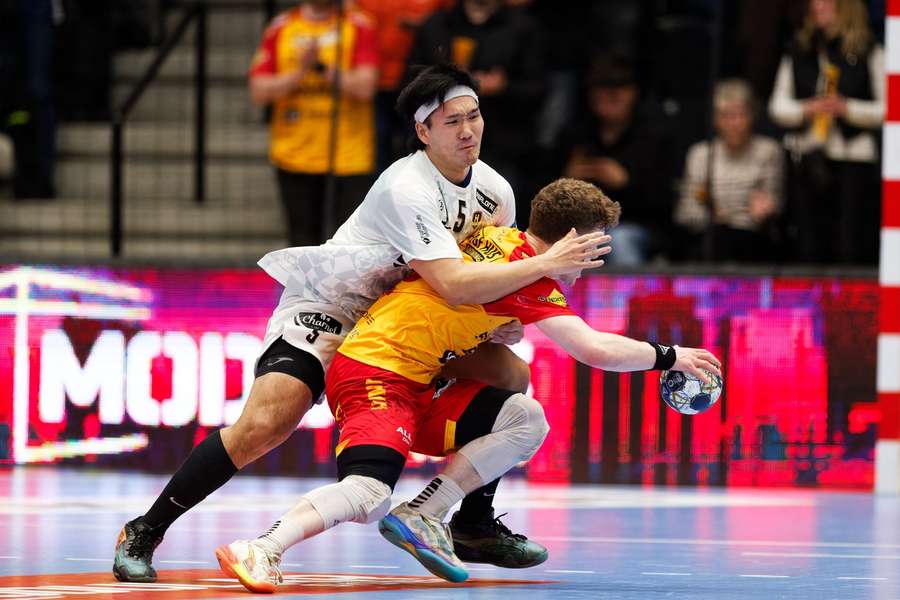 Nantes' Shuichi Yoshida in action against GOG