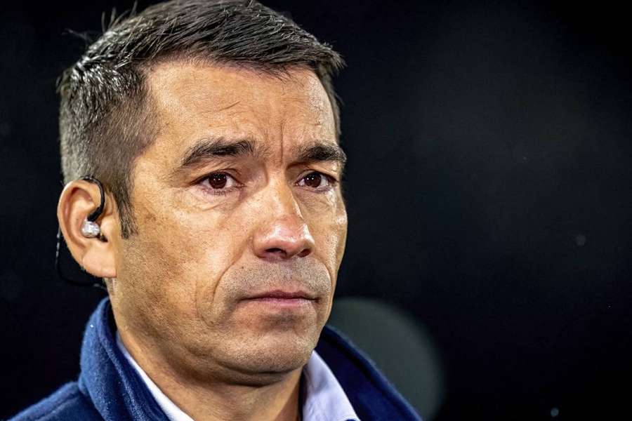 L'entraîneur néerlandais van Bronckhorst rejoint Besiktas