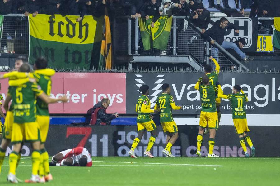 ADO Den Haag won vrijdag bij FC Emmen en kan vanavond koploper worden