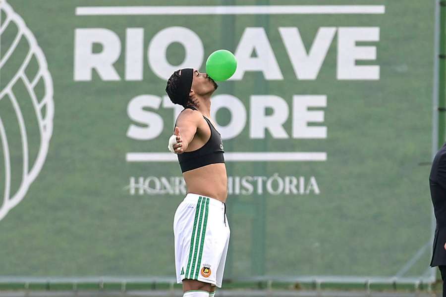 Blesa no festejo do golo que valeu os três pontos ao Rio Ave Blesa no festejo do golo que valeu os três pontos ao Rio Ave