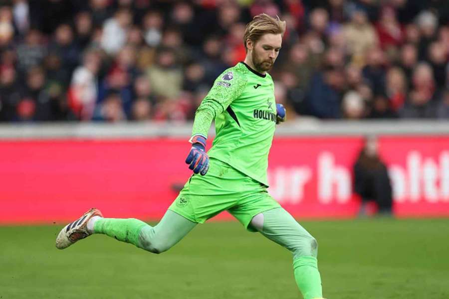 Caoimhín Kelleher v dresu Brentfordu