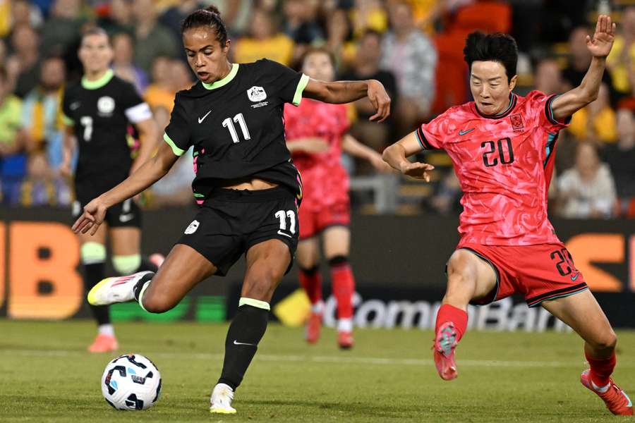 Mary Fowler evades South Korea's Kim Hye-ri earlier this year.