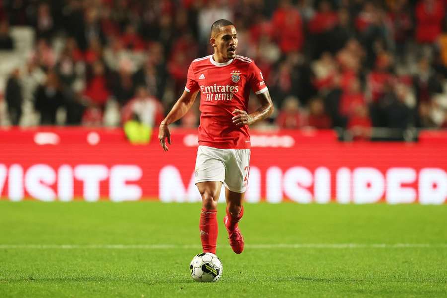 Gilberto ao serviço do Benfica