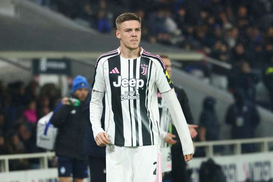 Emil Holm con la maglia della Juventus"