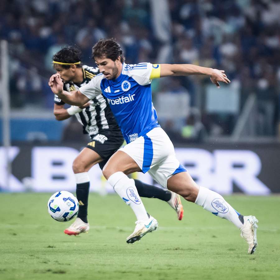 Lucas Silva foi um dos principais jogadores do clássico deste domingo