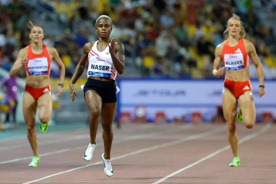 Natalia Bukowiecka, Salwa Eid Naser z Bahrajnu i Lieke Klaver z Holandii w finale biegu na 400 m na Suheim Bin Hamad Stadium