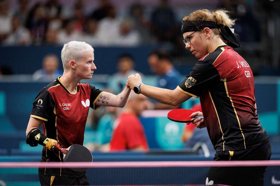 Stephanie Grebe (l.) und Juliane Wolf (r.) stehen im Finale.