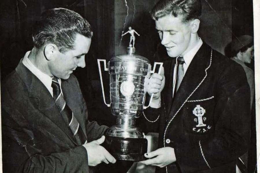 O troféu entregue ao Celtic