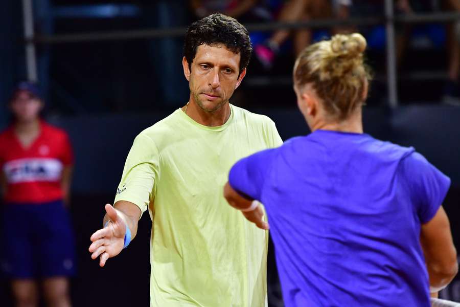Marcelo Melo cumprimenta Rafael Matos após ponto na semifinal do torneio de duplas do Rio Open