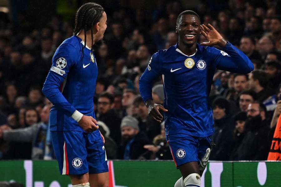 O Chelsea foi salvo por gol de Moisés Caicedo