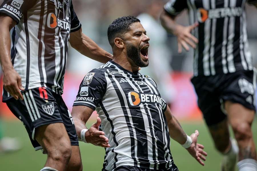 Hulk segue fazendo história com a camisa do Galo