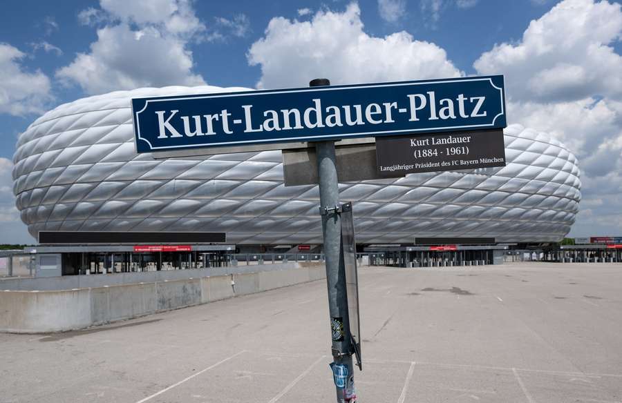 La plaza frente al Allianz Arena rinde homenaje al ex presidente judío del Bayern