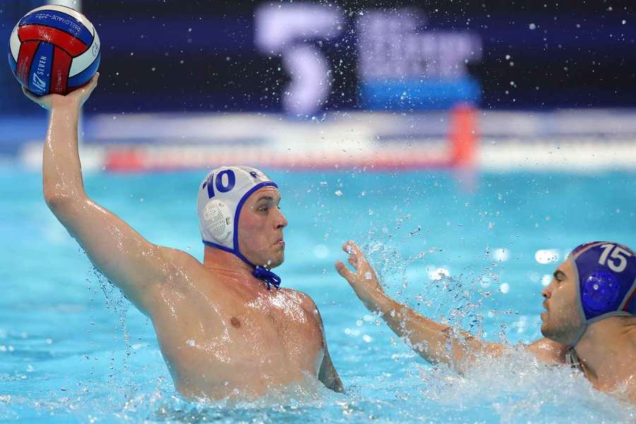 Vlad Gerogescu (stânga) a marcat cinci goluri 