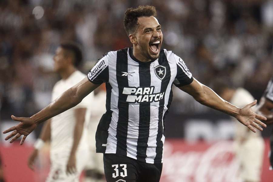 Eduardo abriu o caminho para a vitória do Botafogo no segundo tempo 