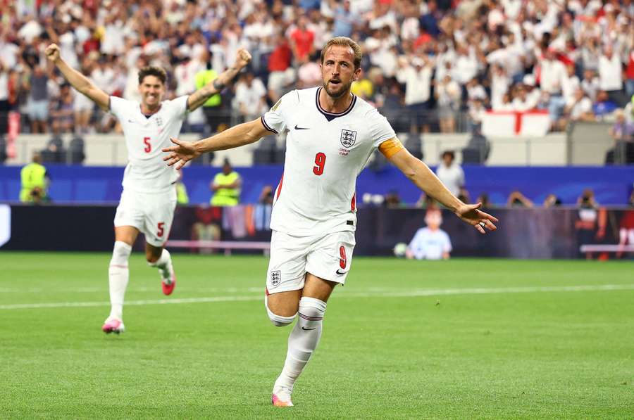Auch dank Kane-Doppelpack: Tuchels Engländer feiern Auftaktsieg