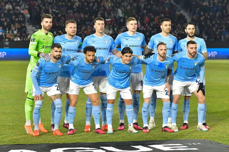 De basiself van Lazio voorafgaand aan het duel tegen Cluj